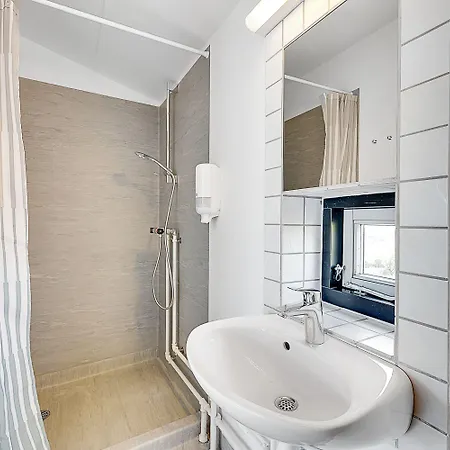 Danhostel Хостел Рённе